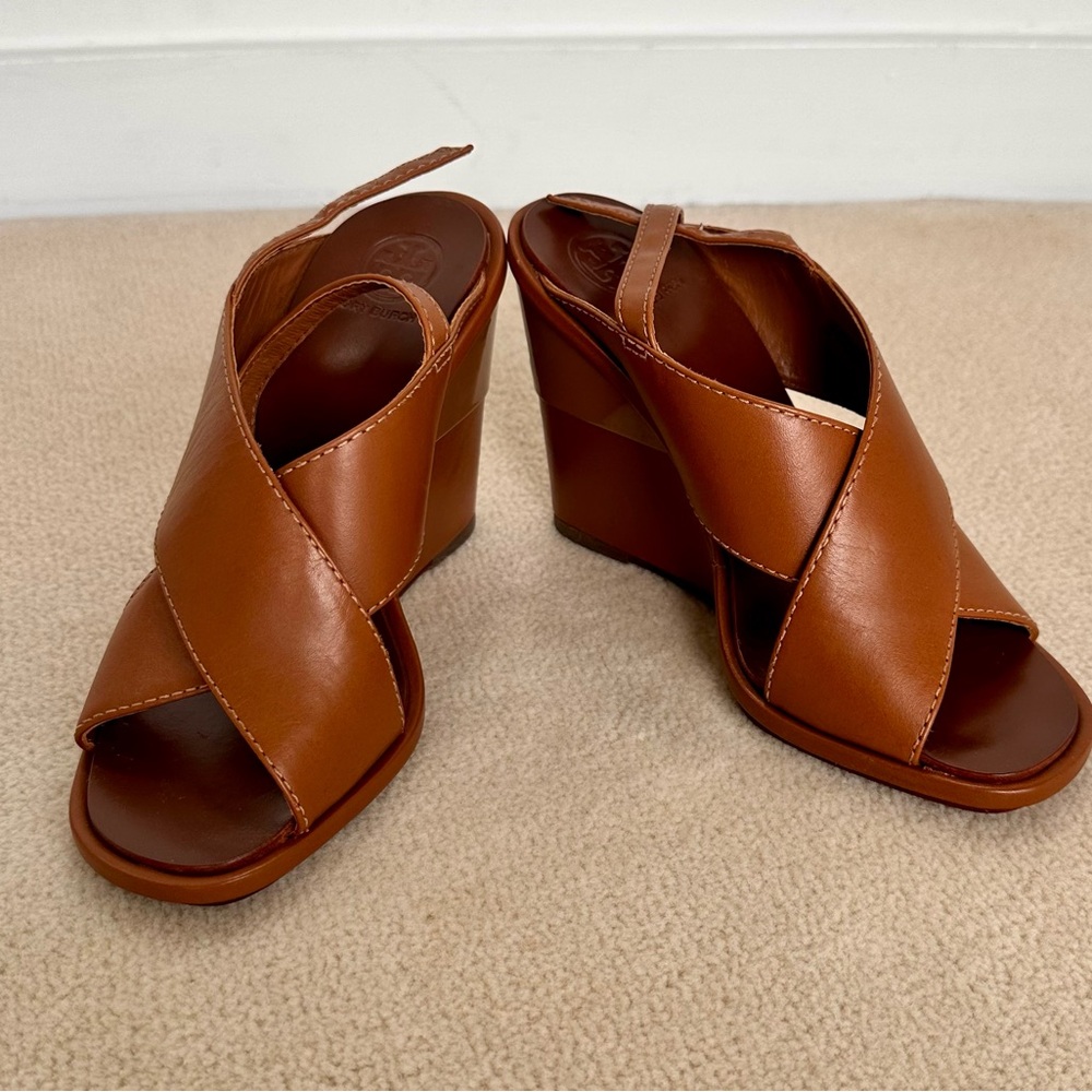 Tory Burch Gabrielle Wedges/Sandals (Size 5) - Picture 4 of 5